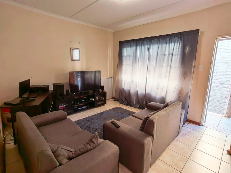 2 Bedroom Property for Sale in Potchefstroom North West